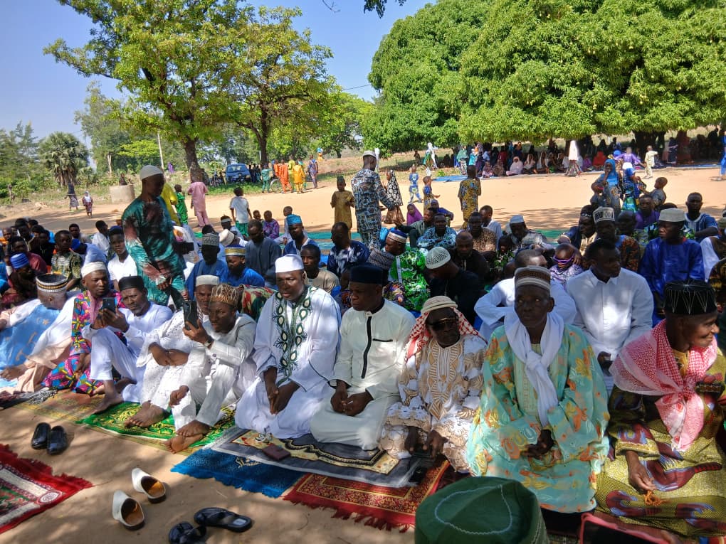 Le maire de la commune de Tchaoudjo 3 présent à la prière de l’Aïd el-Fitr à Kolina